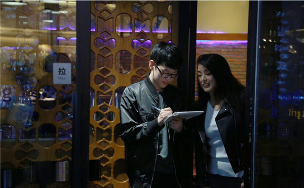 EDG全体聚餐 厂长现身却手戴大钻戒？