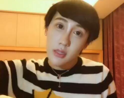 “蛇精男”帅锅粉丝，称要告黑粉