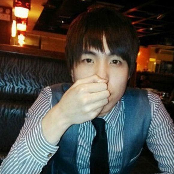 “蛇精男”帅锅粉丝，称要告黑粉