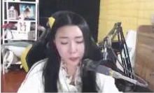 阿怡“马上”捐款，称不想内斗或换平台继续直播