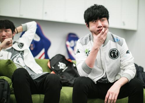 笑笑爆料：IG管理找其当世界赛替补