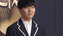 Uzi Rooike受邀出席2018微博之夜 红毯帅气逼人