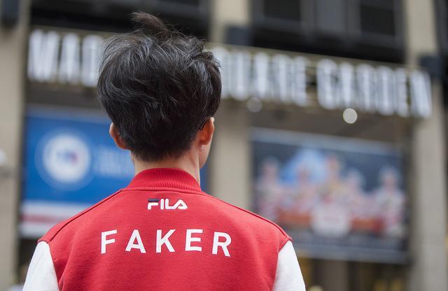 PDD直播谈起Faker：操作下滑不如00后