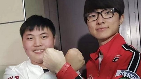 笑笑谈UZI和Faker：我内心很尊重他们