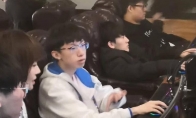 《LOL》iG战队网吧录制鲁豫有约节目