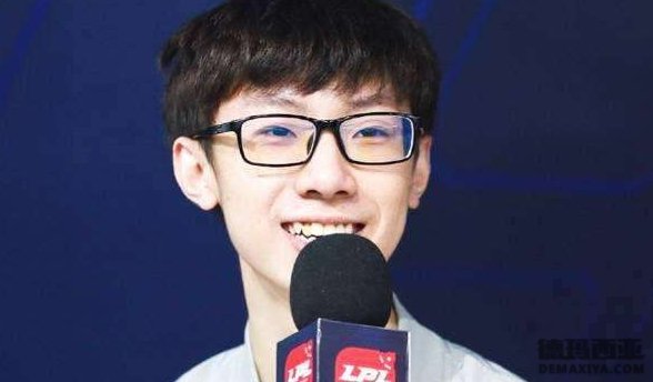 笑容止不住！宝蓝会面辅助之神Madlife