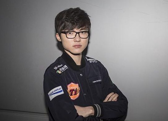 LCK赛后采访Faker：这次目标至少是夺冠